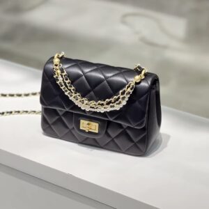 mini C with pearls black