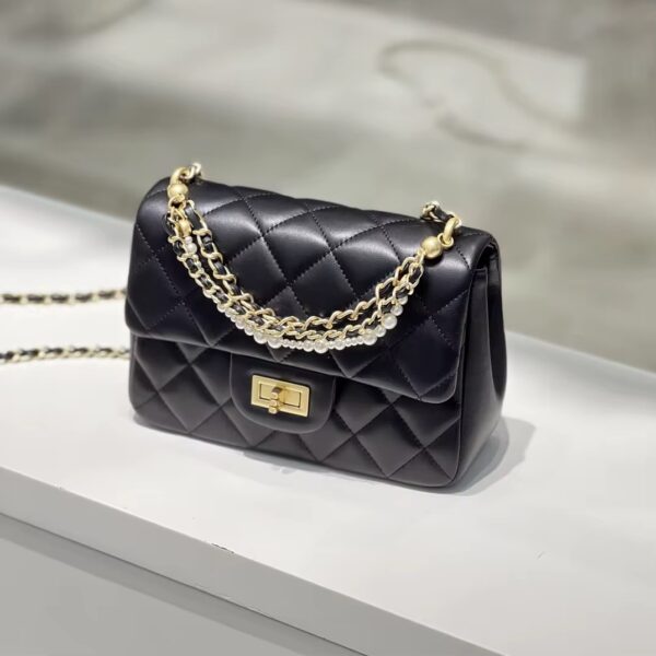 mini C with pearls black