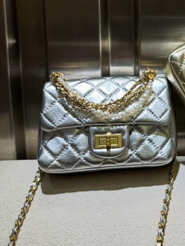 mini C with pearls silver