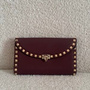 Garavani wallet on chain maroon