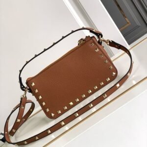 V Rockstud brown