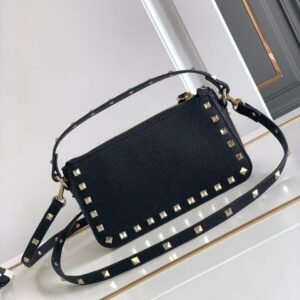 V Rockstud black