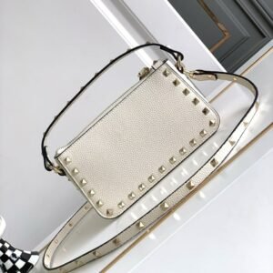 V Rockstud white
