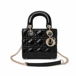 Lady shiny black